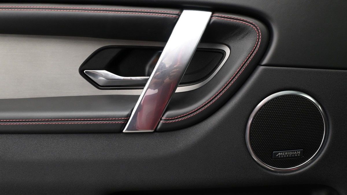 Land Rover Discovery Sport Image 13