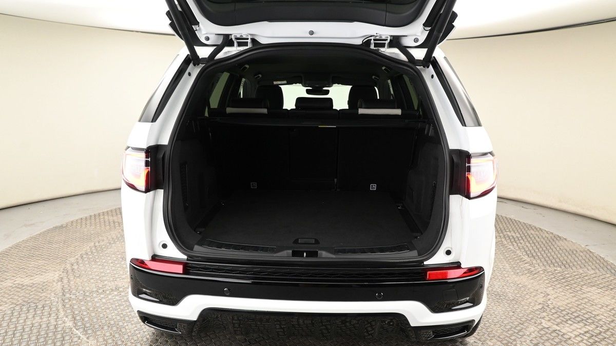 Land Rover Discovery Sport Image 10