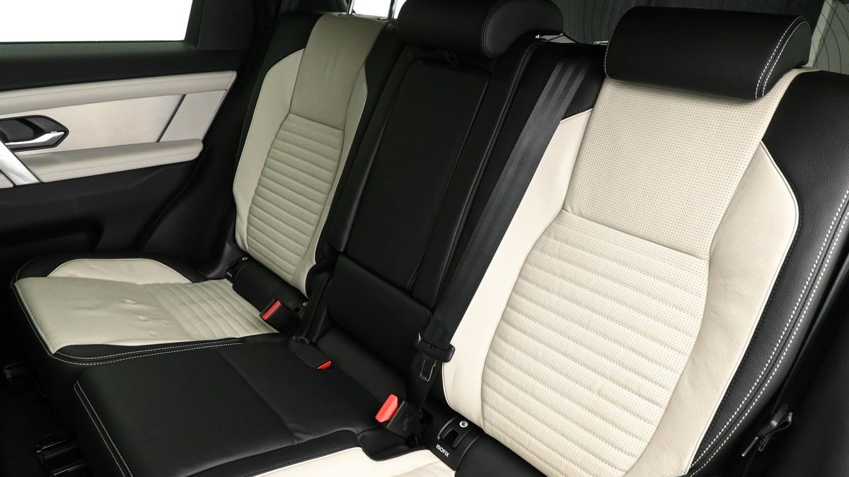 Land Rover Discovery Sport Image 5