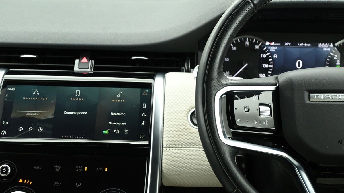 Land Rover Discovery Sport Image 15