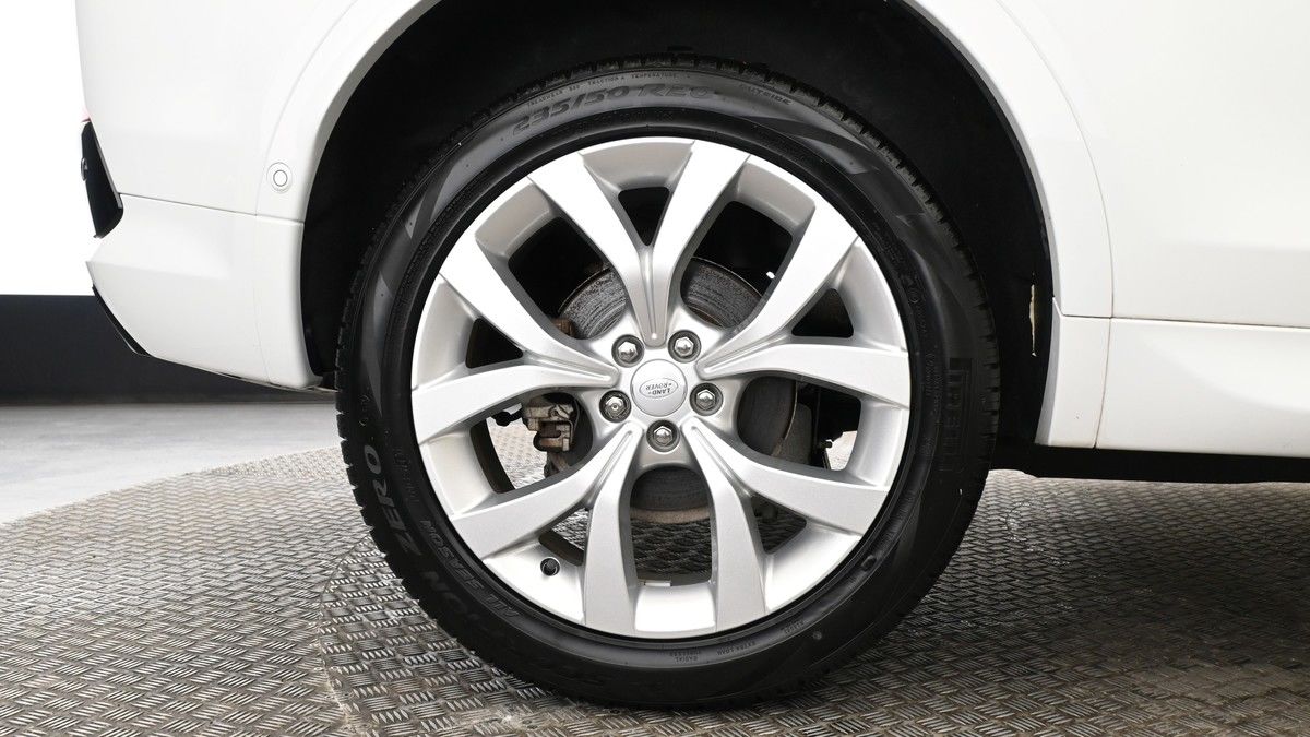 Land Rover Discovery Sport Image 9