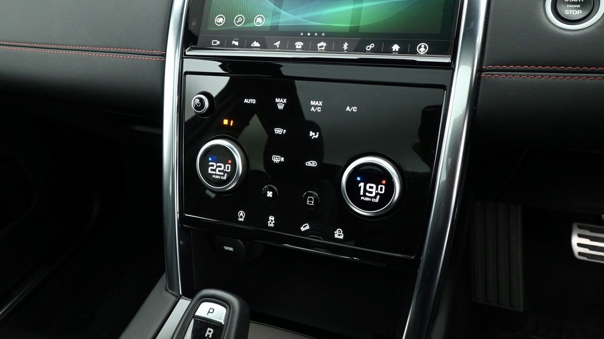 Land Rover Discovery Sport Image 12