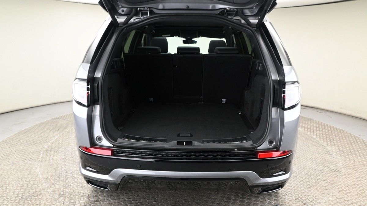 Land Rover Discovery Sport Image 10