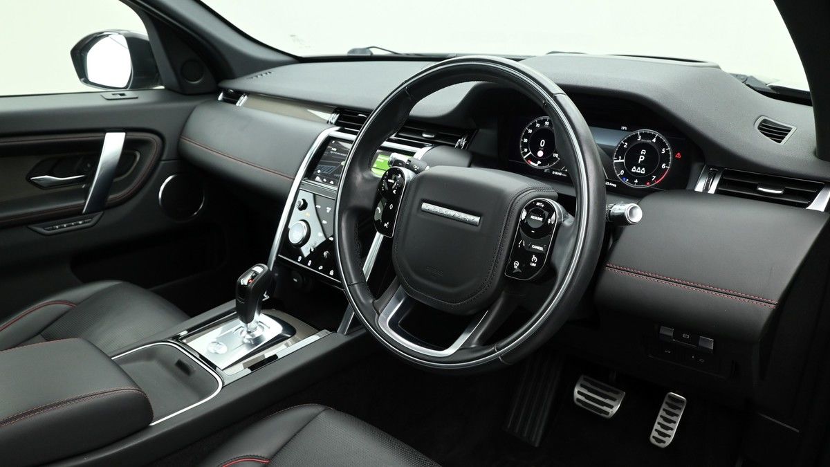 Land Rover Discovery Sport Image 3
