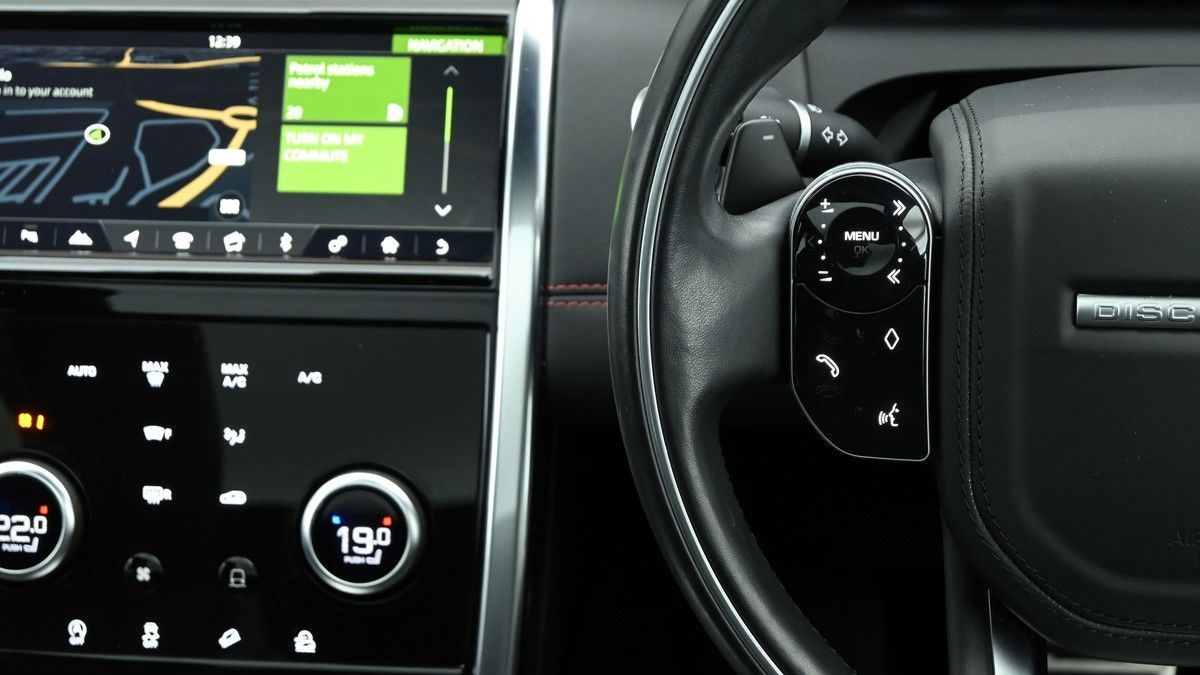 Land Rover Discovery Sport Image 15