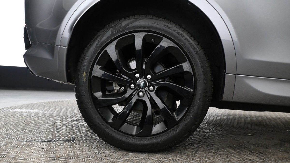 Land Rover Discovery Sport Image 9