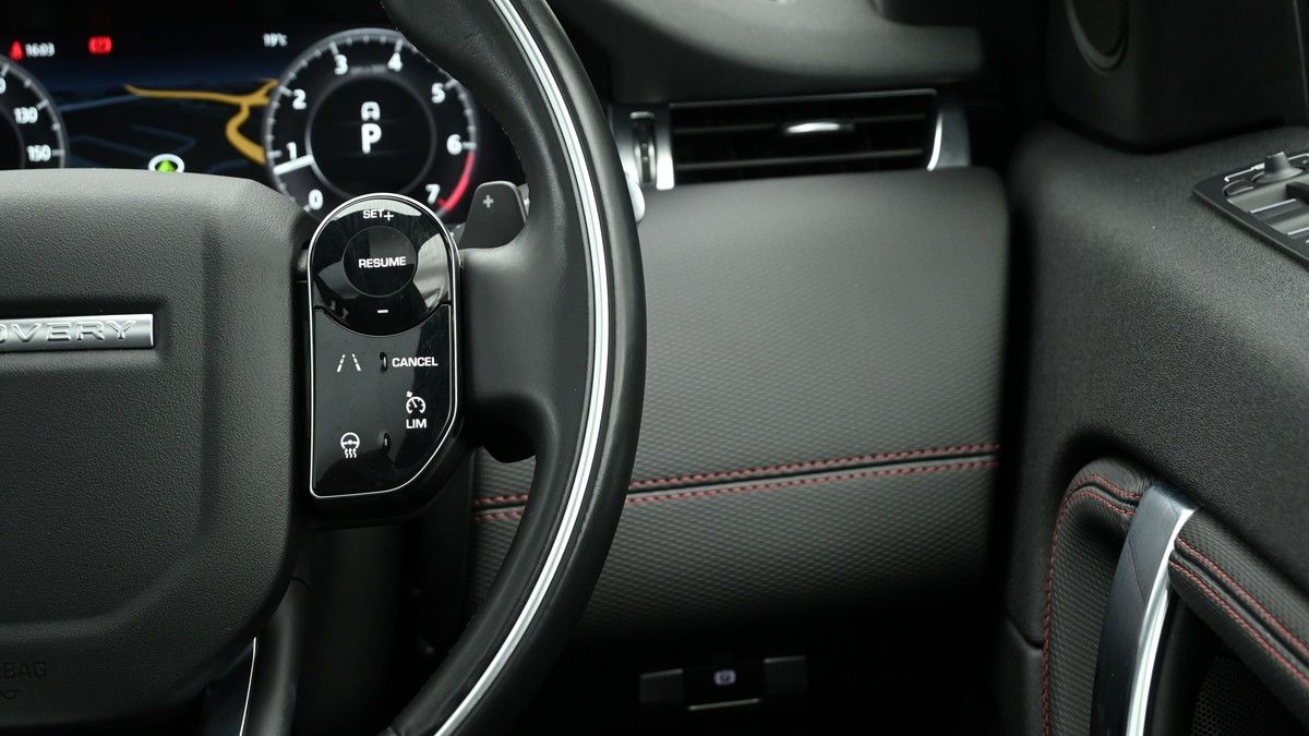 Land Rover Discovery Sport Image 16