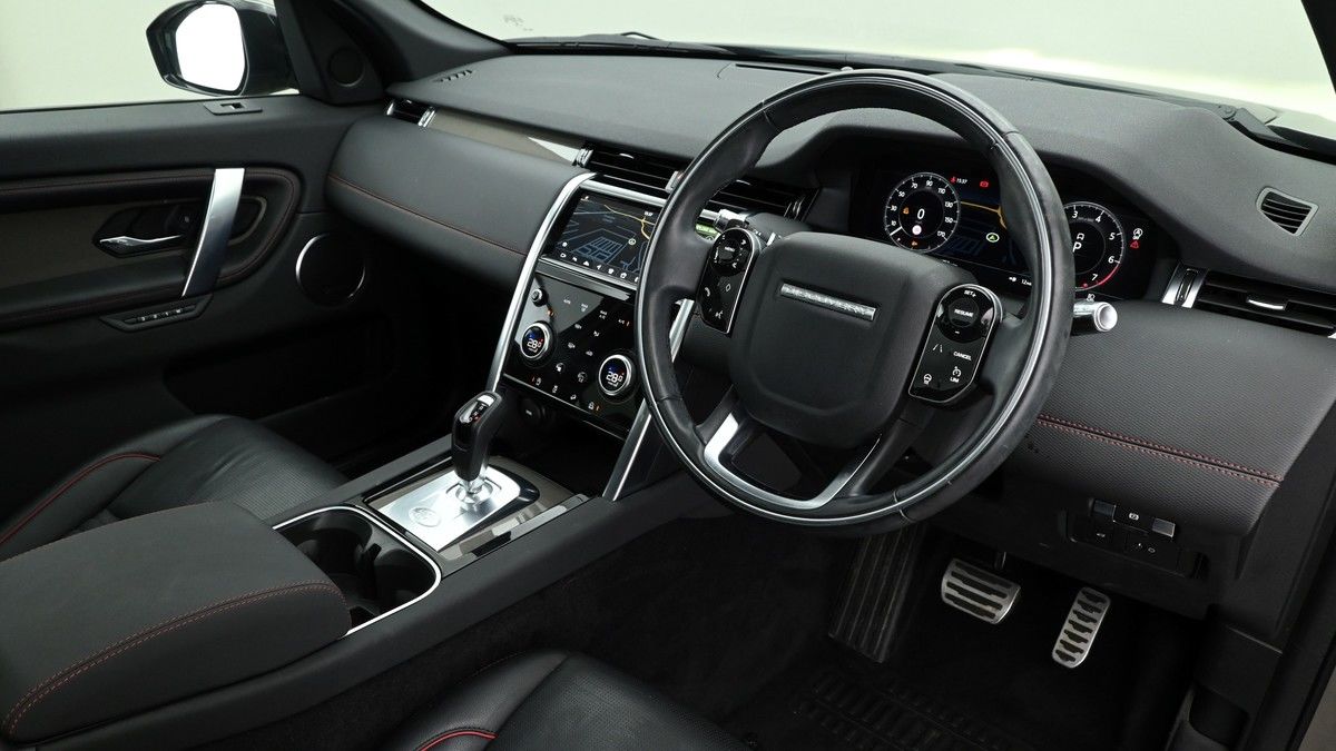 Land Rover Discovery Sport Image 3