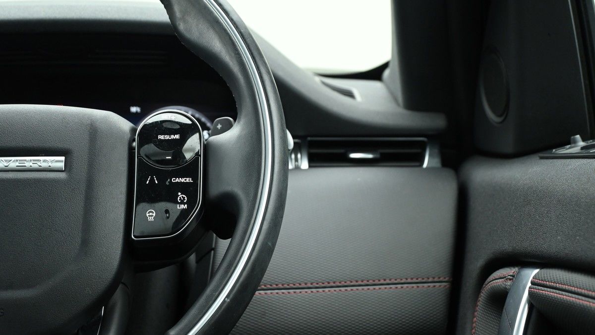 Land Rover Discovery Sport Image 16