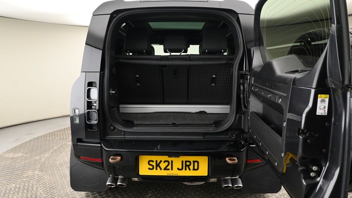 Land Rover Defender 90 Image 10