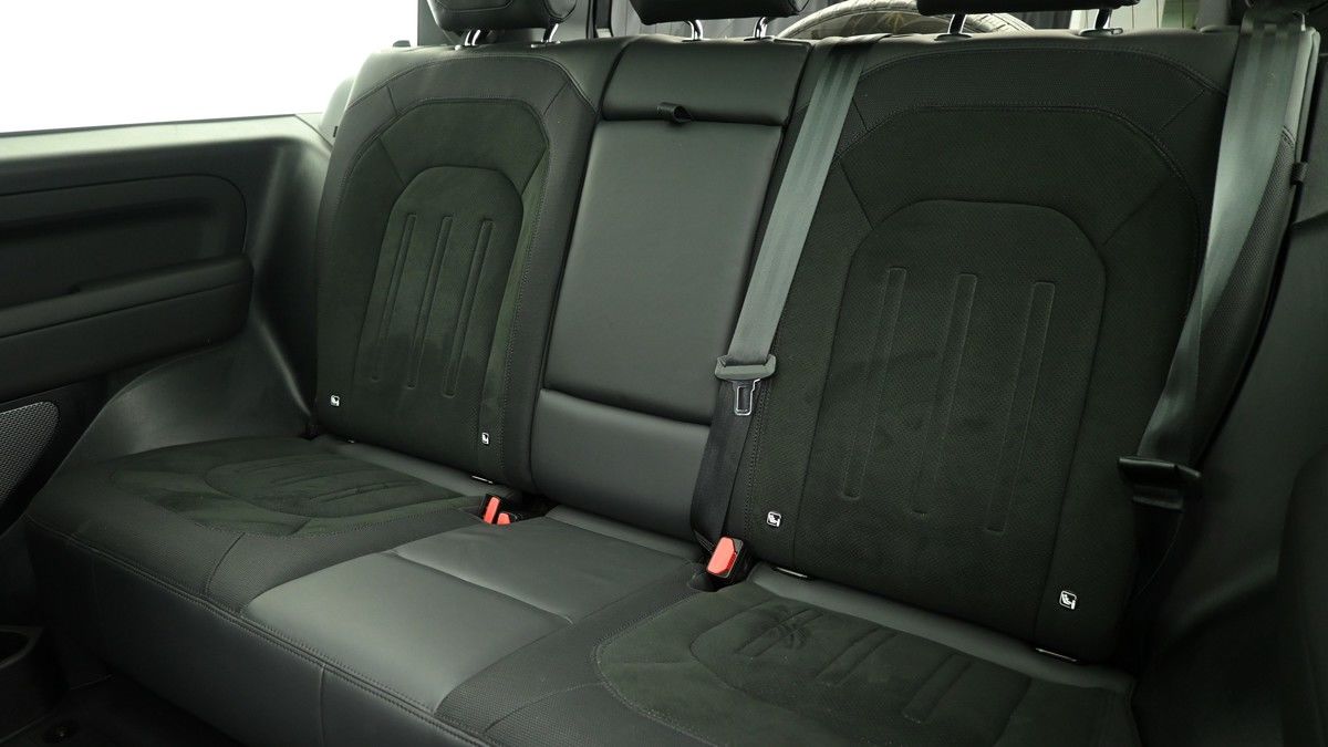 Land Rover Defender 90 Image 5