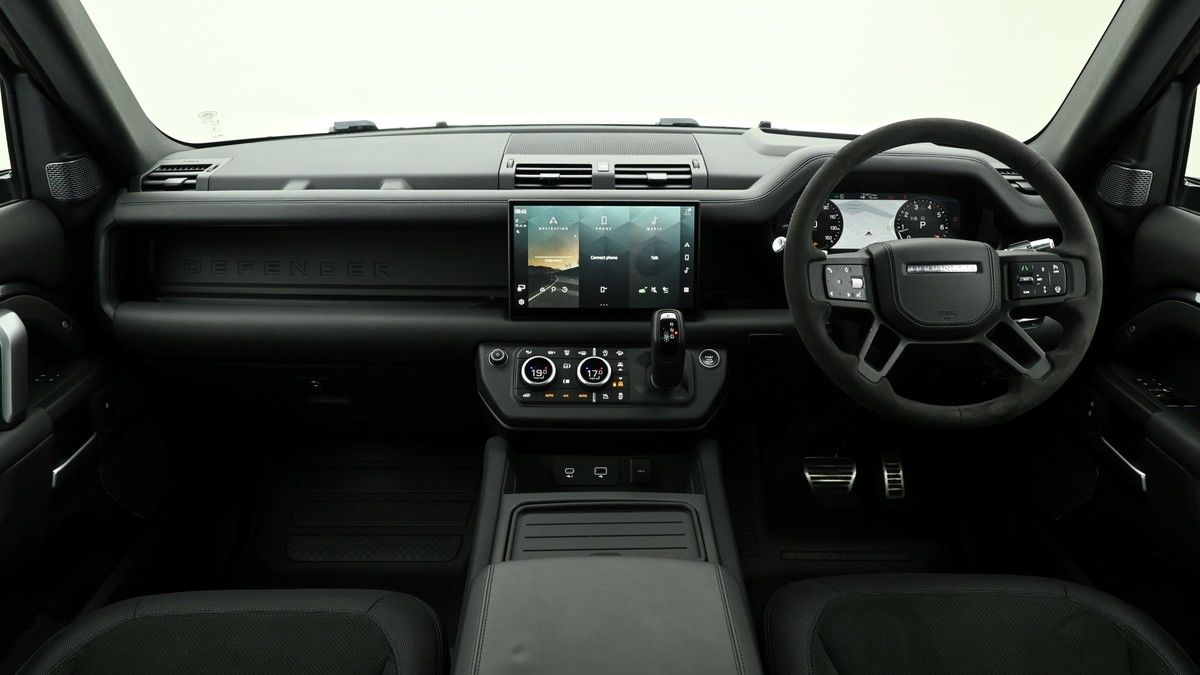 Land Rover Defender 90 Image 15