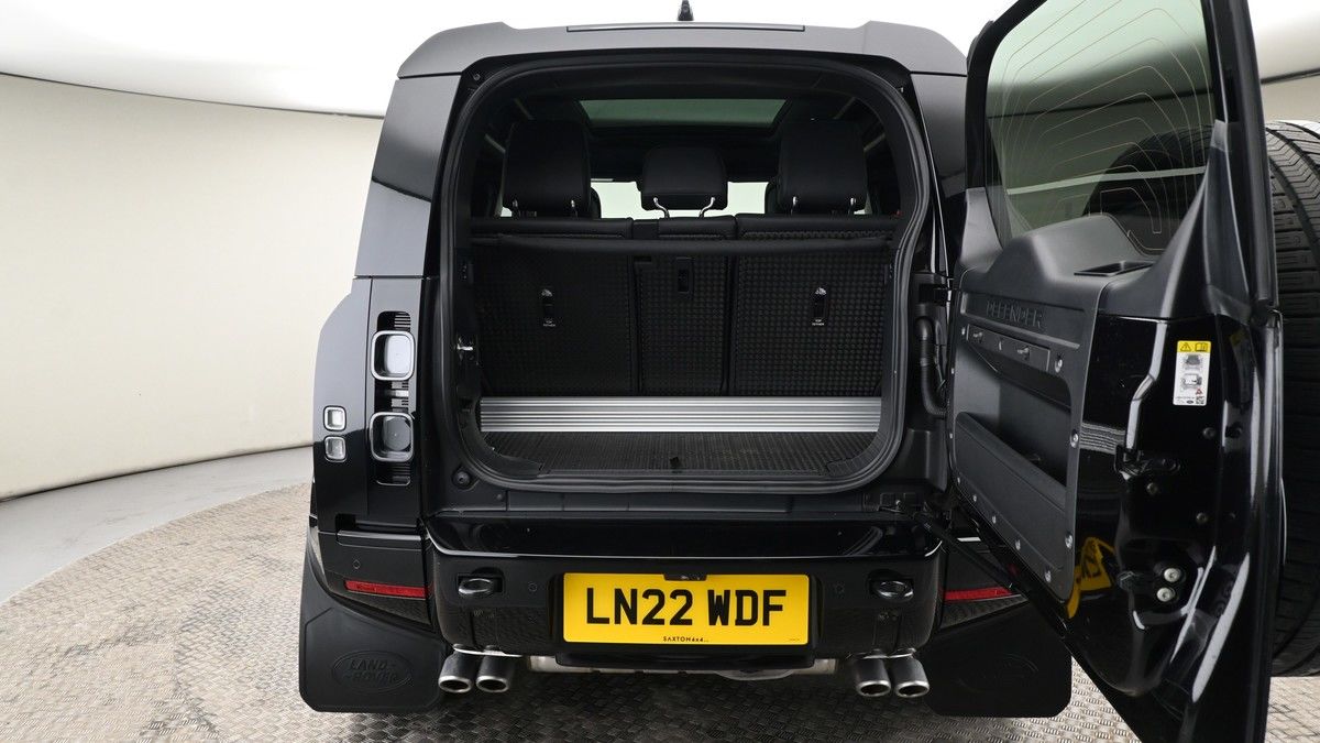 Land Rover Defender 90 Image 10