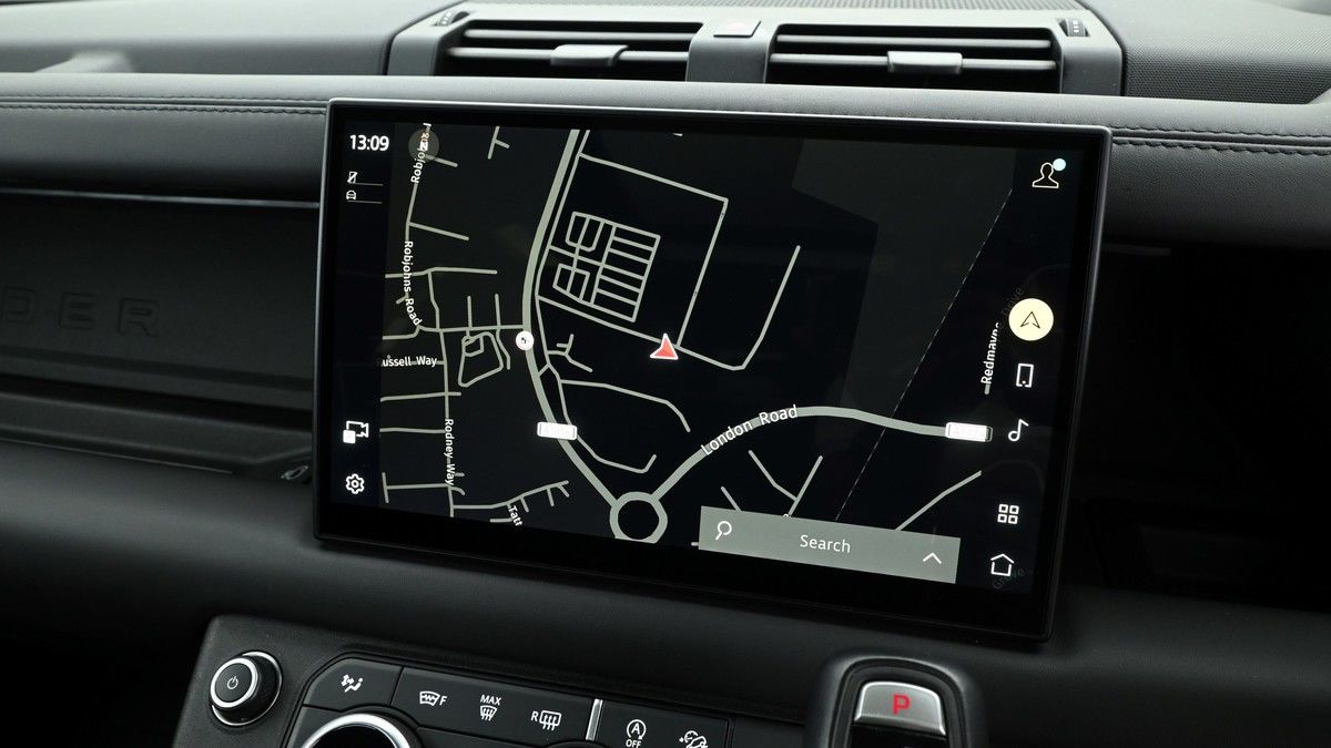 Land Rover Defender 90 Image 11