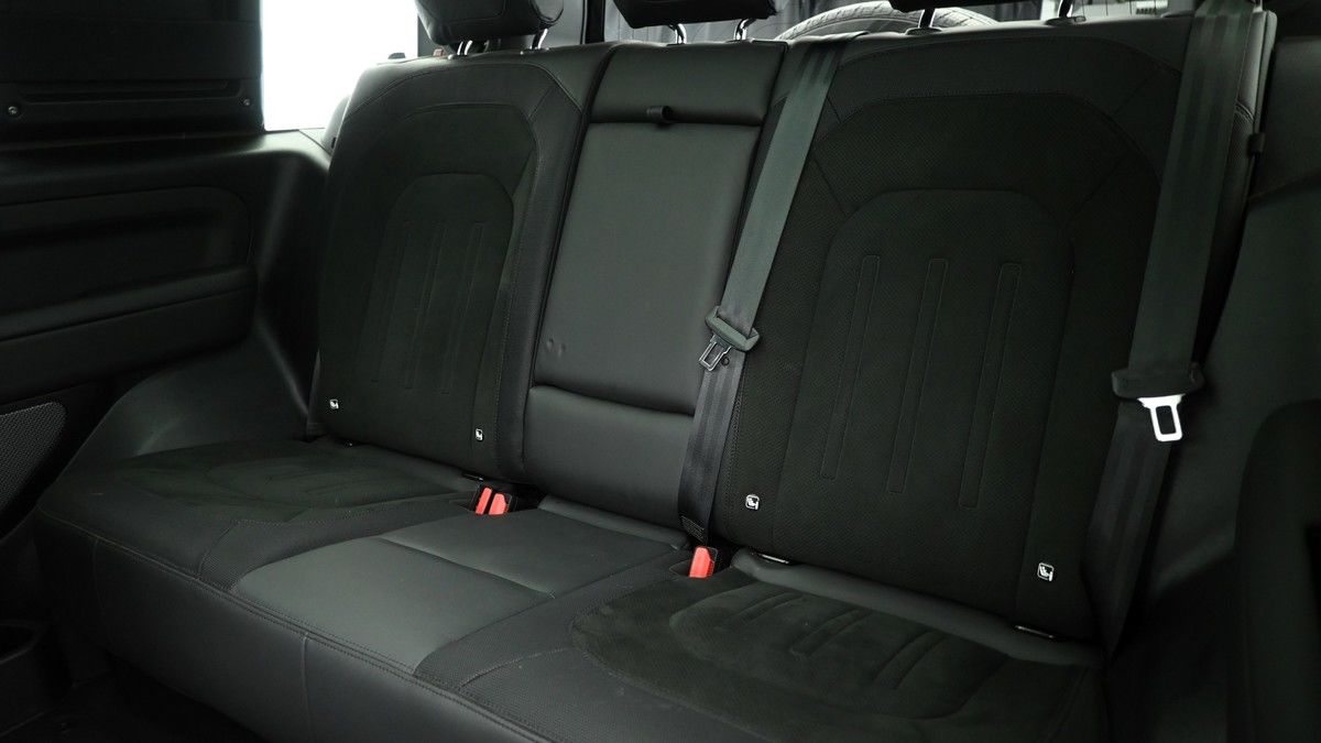 Land Rover Defender 90 Image 5