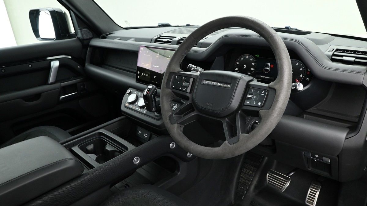 Land Rover Defender 90 Image 3