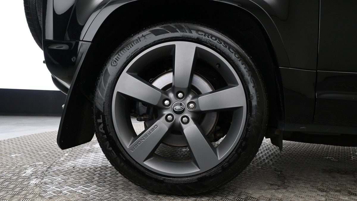 Land Rover Defender 90 Image 9