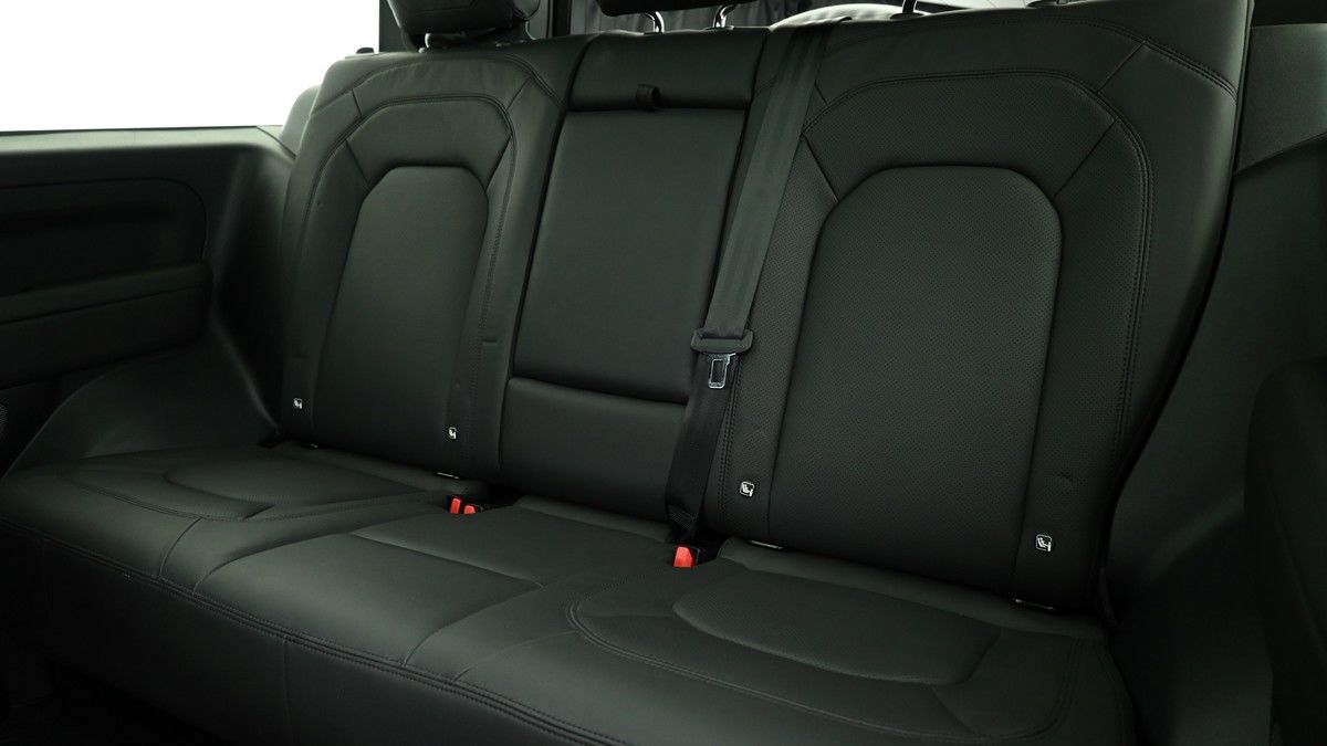 Land Rover Defender 90 Image 5