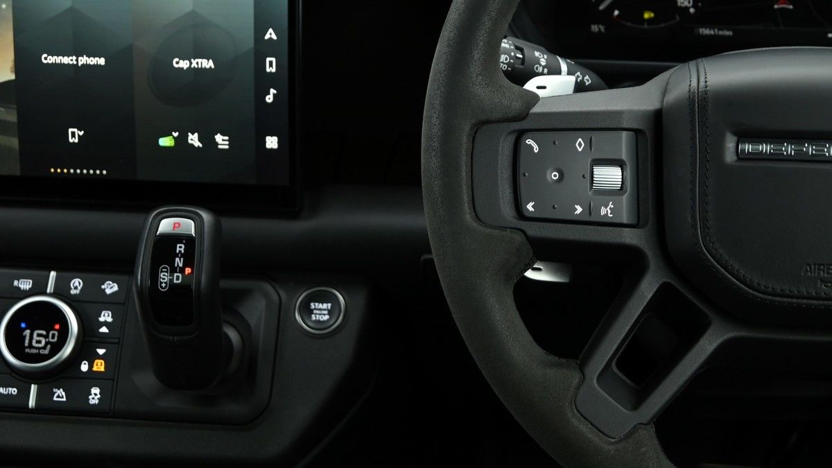 Land Rover Defender 90 Image 15