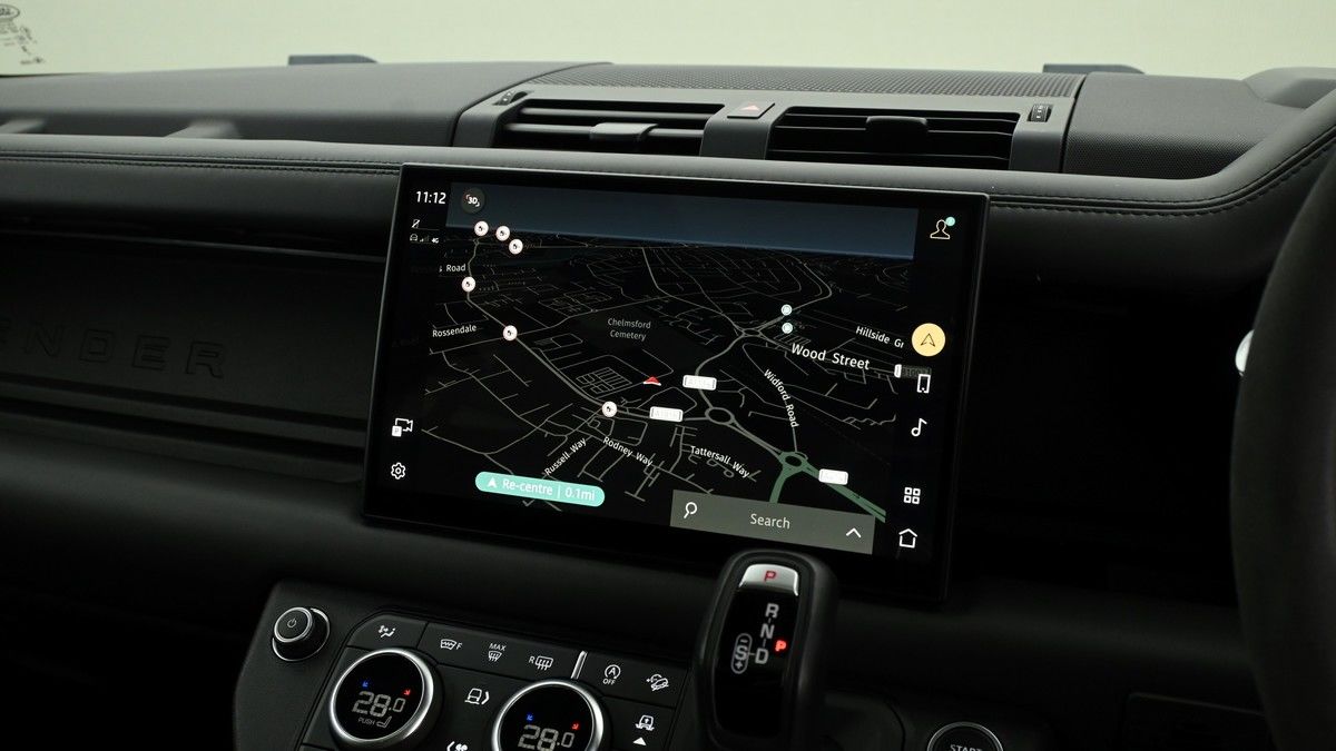 Land Rover Defender 90 Image 11