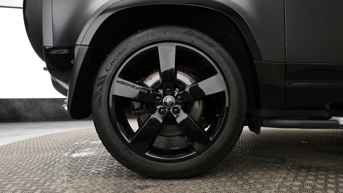 Land Rover Defender 90 Image 9