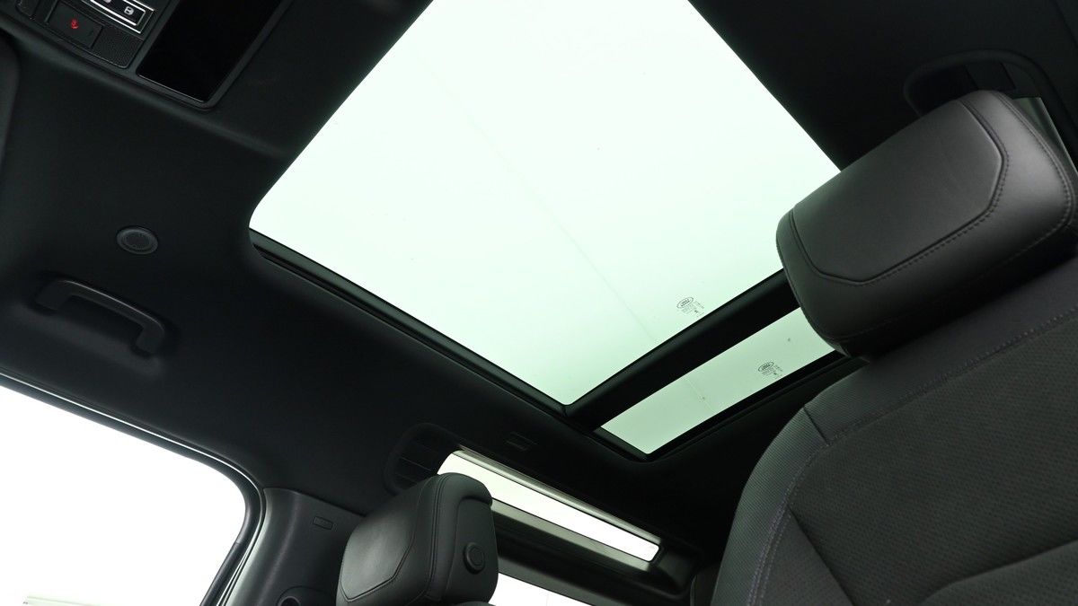 Land Rover Defender 90 Image 2