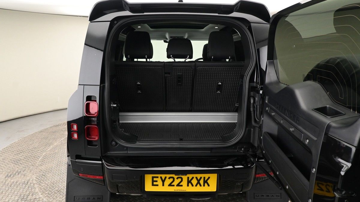 Land Rover Defender 90 Image 10