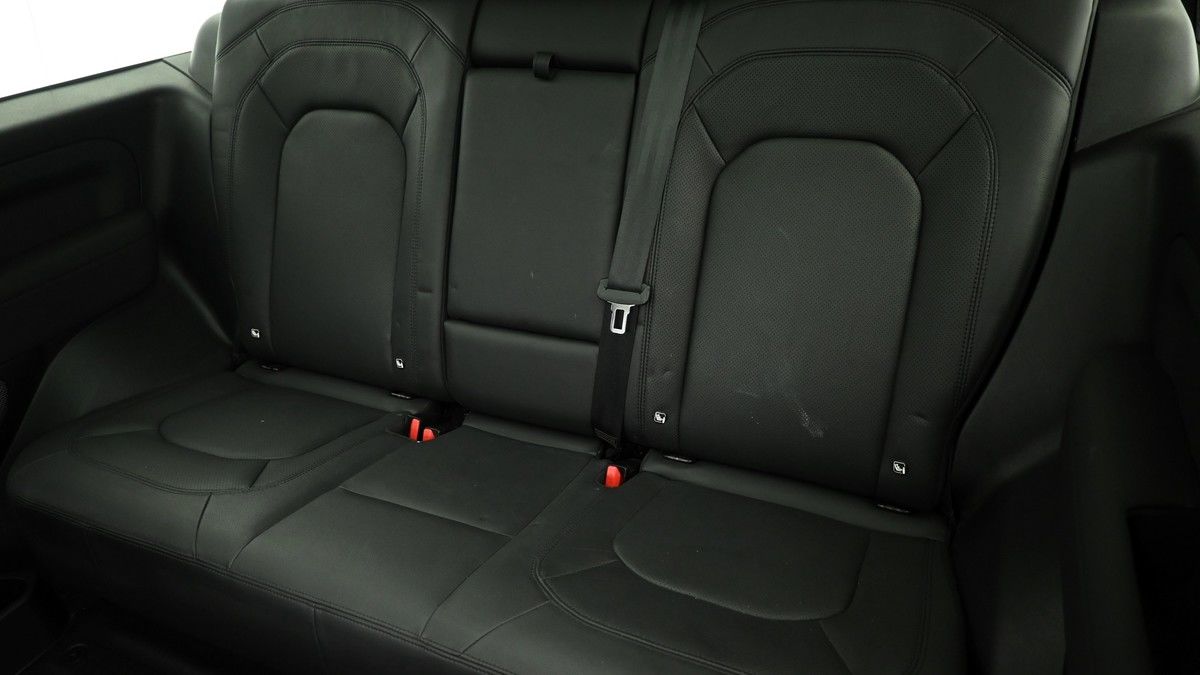 Land Rover Defender 90 Image 5