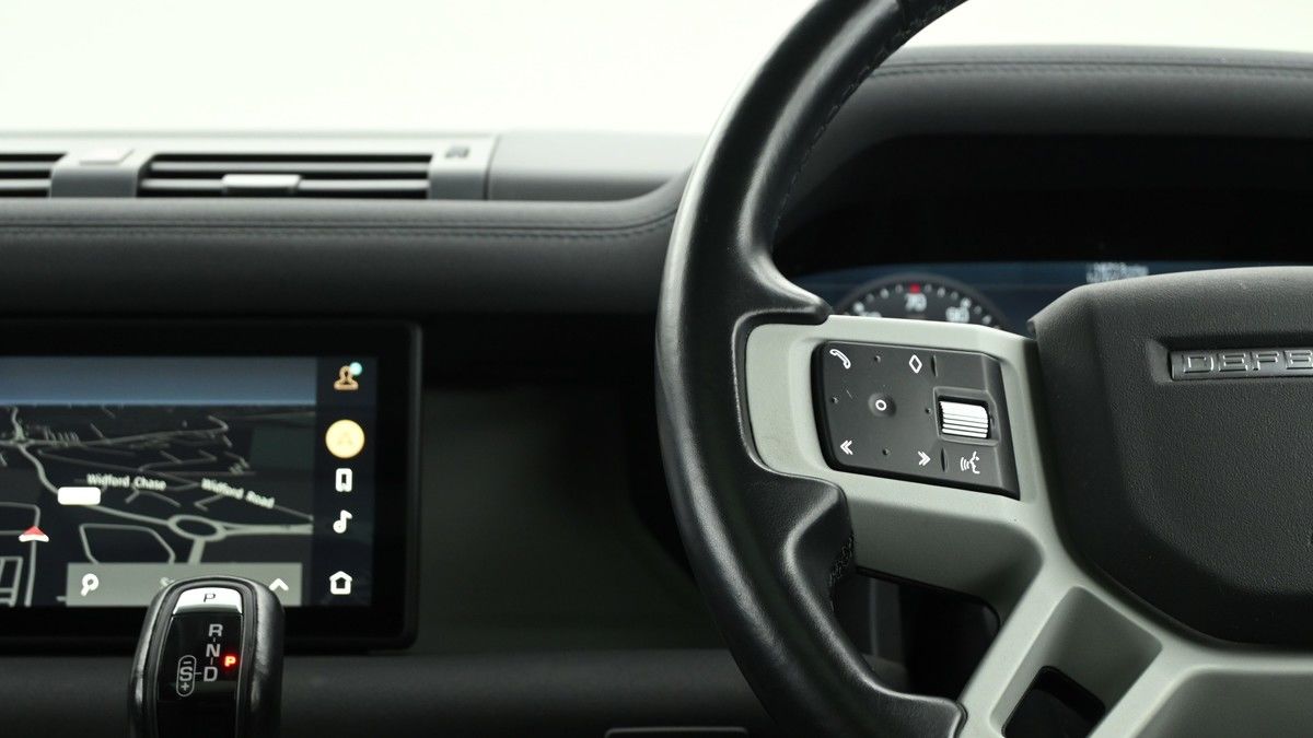 Land Rover Defender 90 Image 15