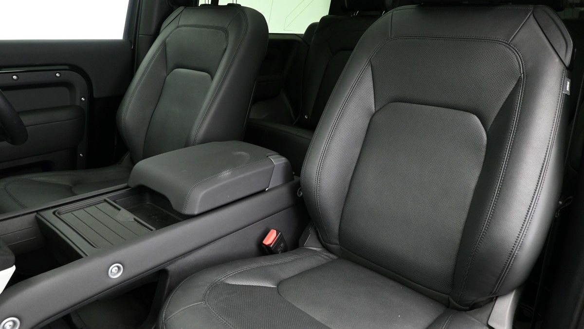 Land Rover Defender 90 Urban Image 4