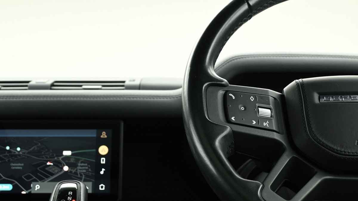 Land Rover Defender 90 Image 15