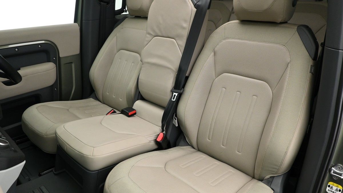 Land Rover Defender 90 Image 4