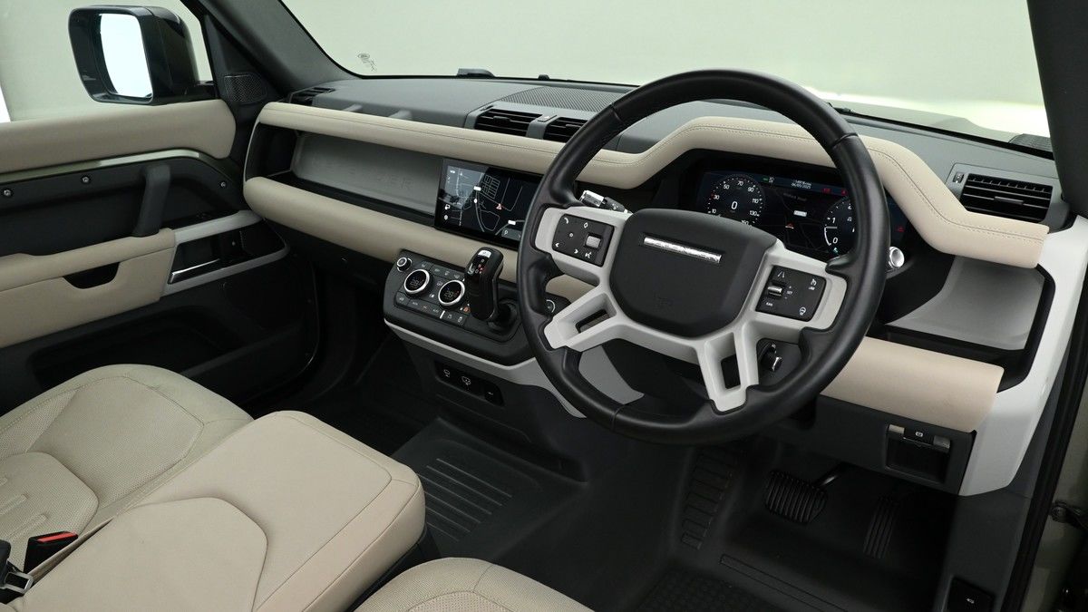 Land Rover Defender 90 Image 3