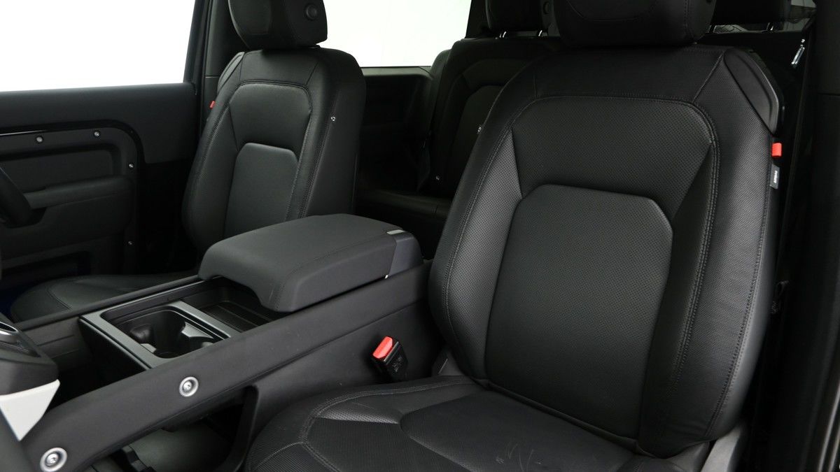 Land Rover Defender 90 Image 3