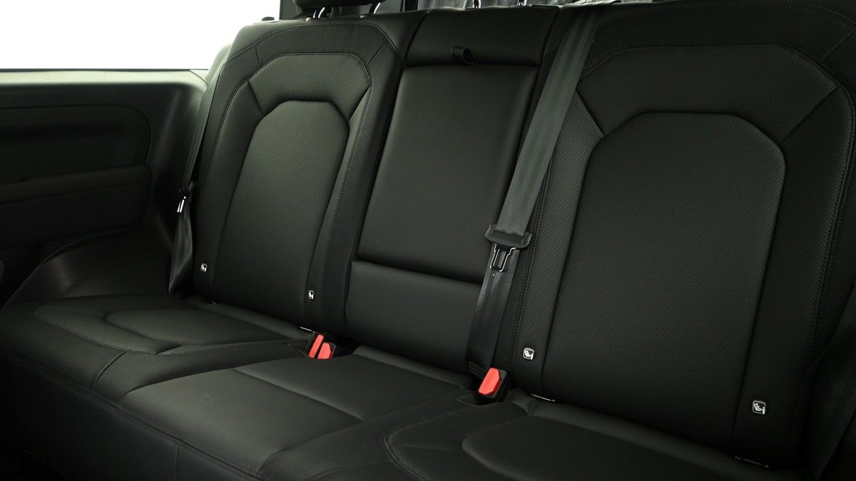 Land Rover Defender 90 Image 4