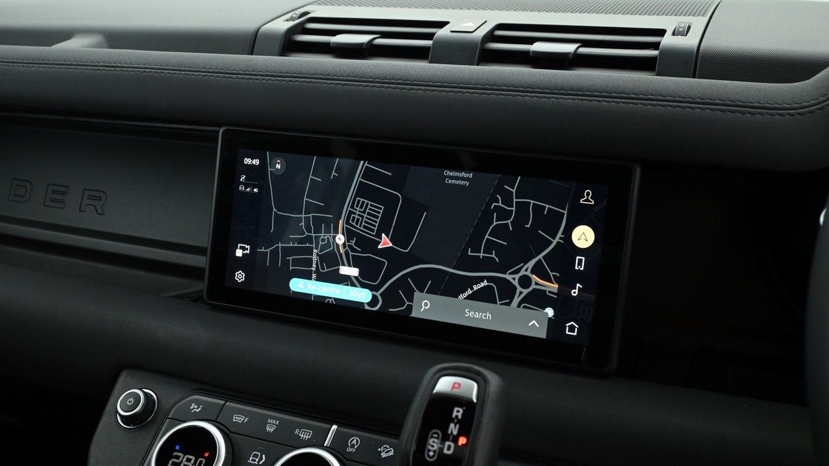 Land Rover Defender 90 Image 11