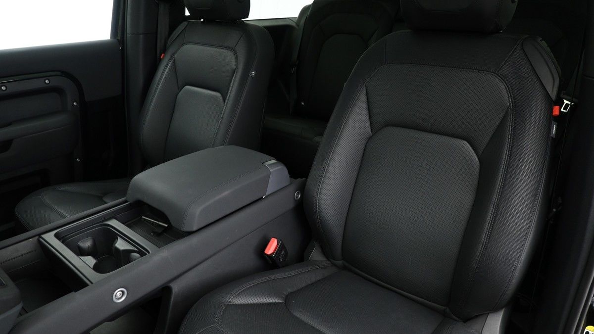 Land Rover Defender 90 Image 4