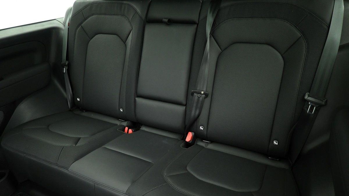 Land Rover Defender 90 Image 5