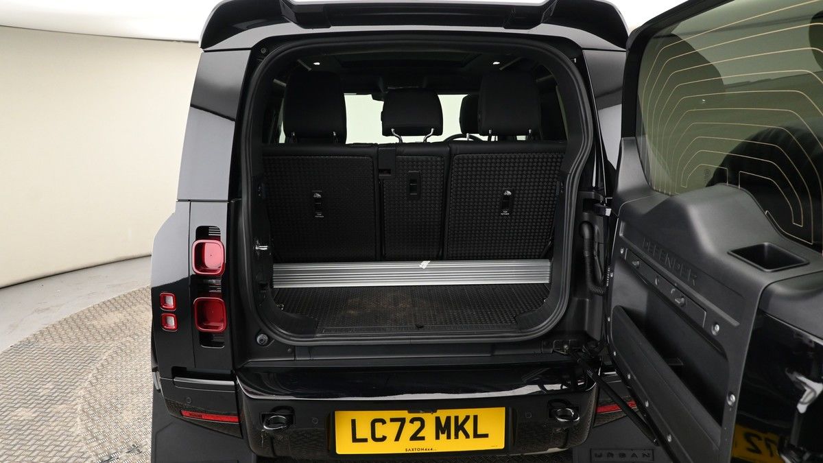 Land Rover Defender 90 Image 10