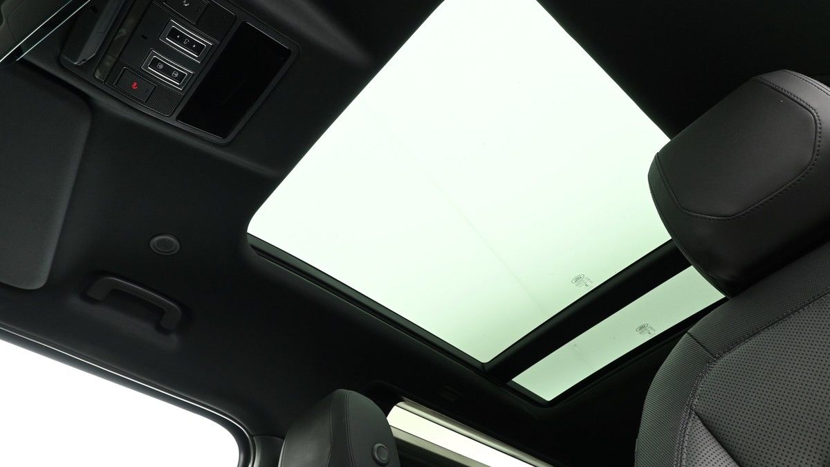 Land Rover Defender 90 Image 2