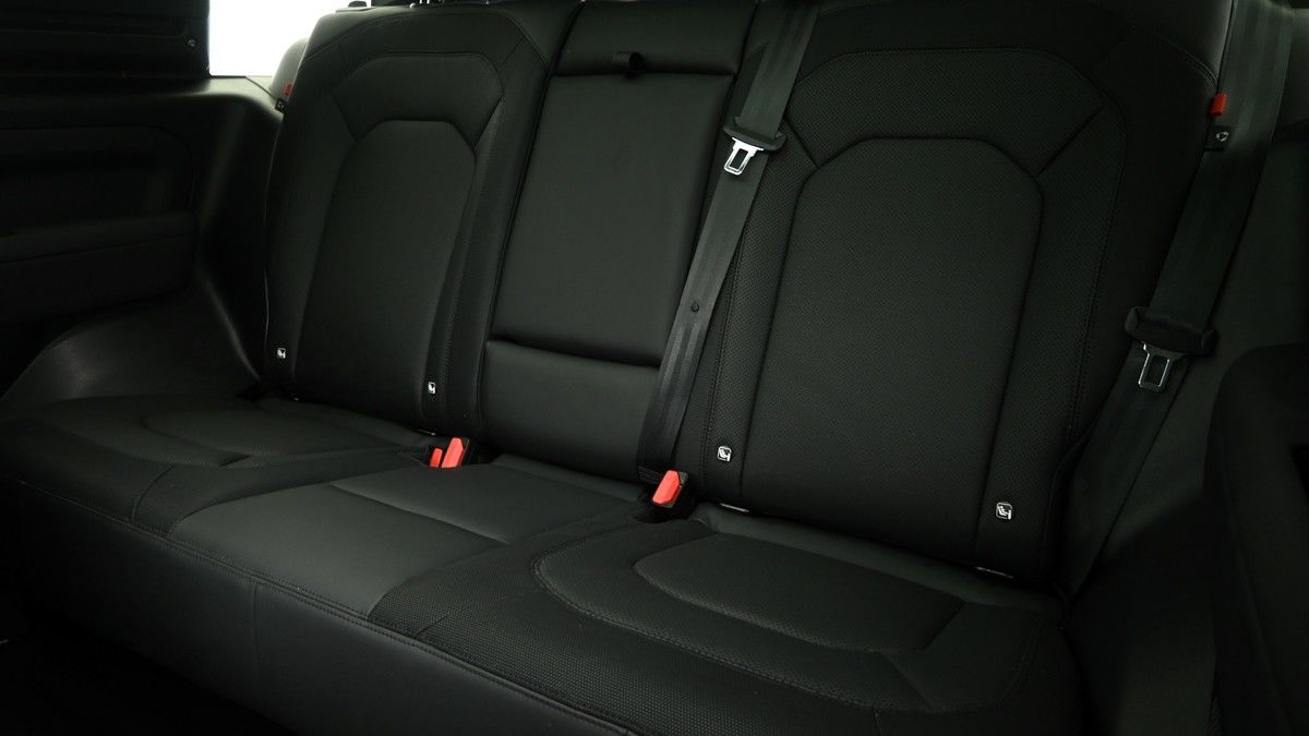 Land Rover Defender 90 Image 10