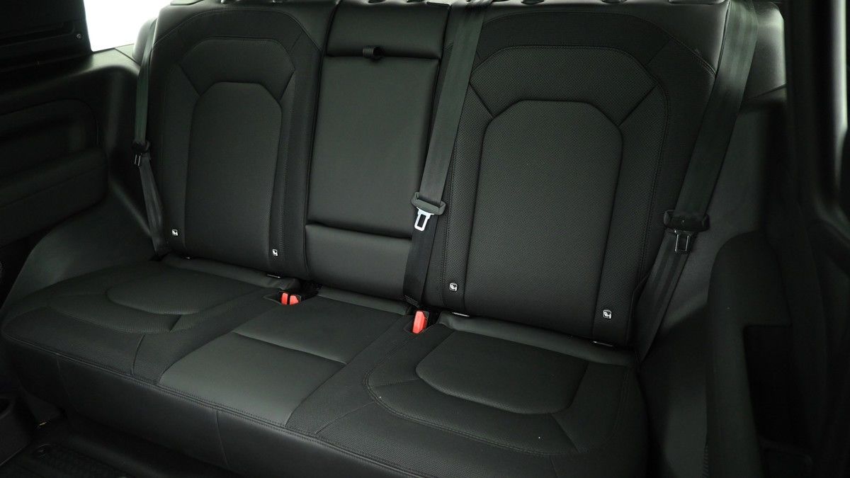 Land Rover Defender 90 Image 9