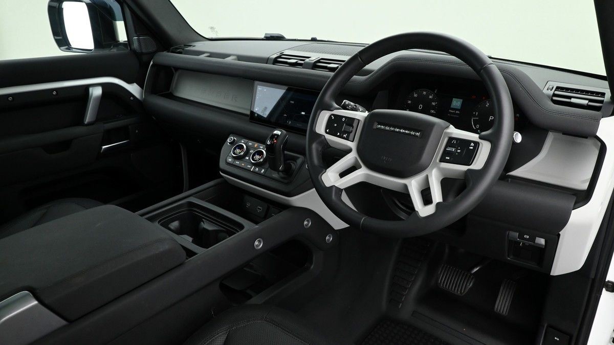 Land Rover Defender 90 Image 5