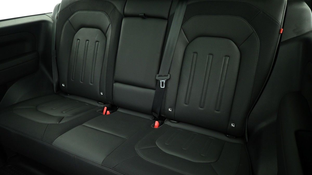 Land Rover Defender 90 Image 5