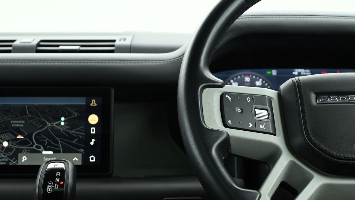 Land Rover Defender 90 Image 15