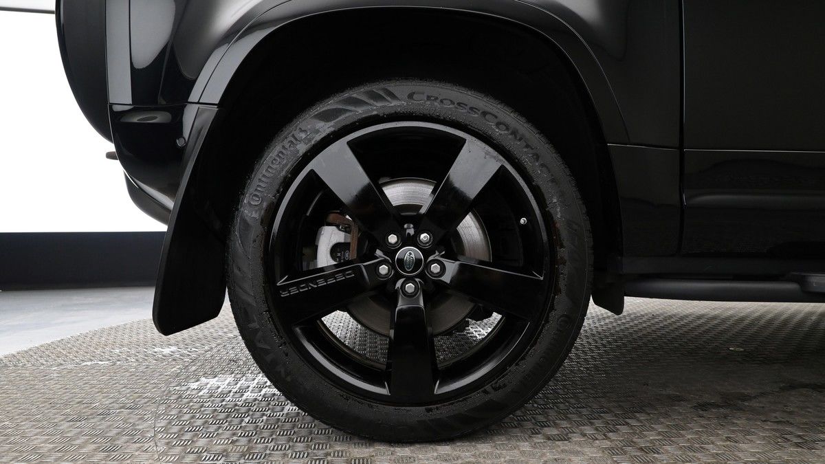 Land Rover Defender 90 Image 9