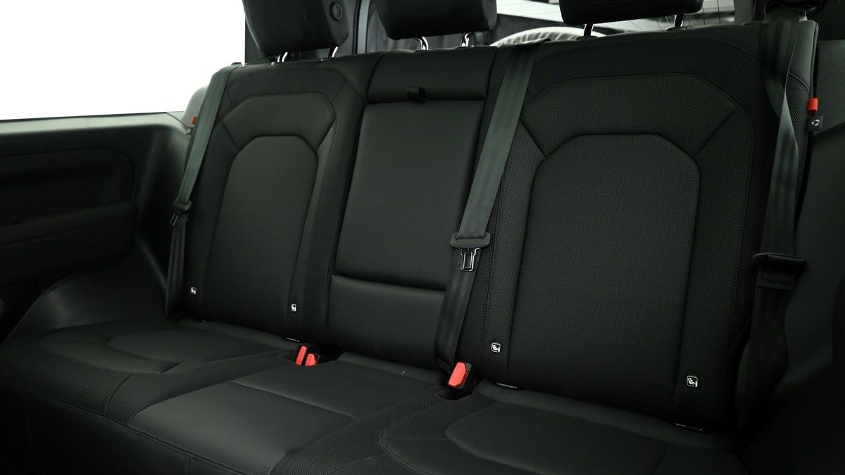 Land Rover Defender 90 Image 5