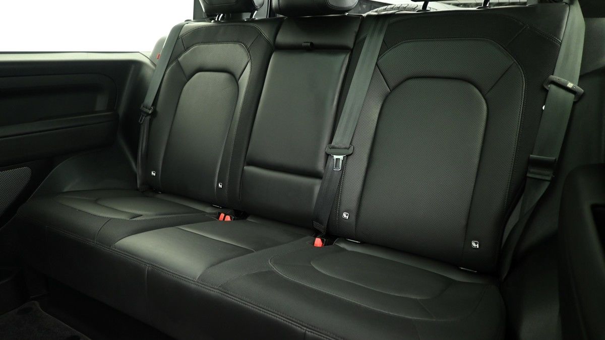Land Rover Defender 90 Image 5