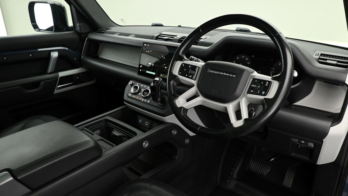 Land Rover Defender 90 Image 3