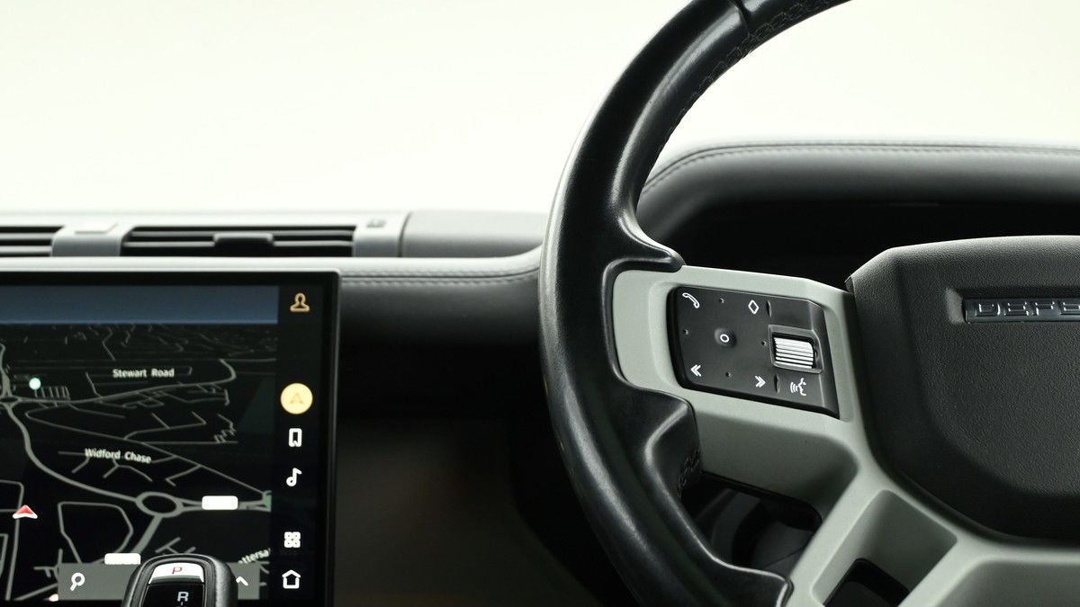 Land Rover Defender 90 Image 15